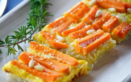 Aromatyczna, wytrawna tarta marchewkowa z porami