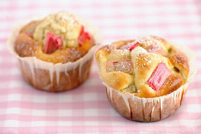 Muffinki z rabarbarem: podajemy łatwy przepis