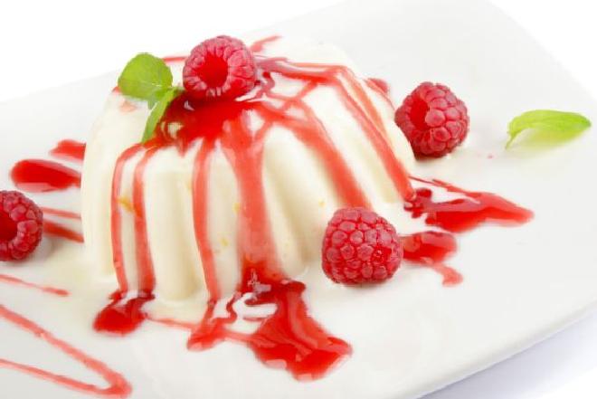 Panna cotta z malinami