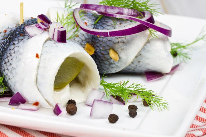 Gatunki i rodzaje śledzi: jaki śledź do czego?